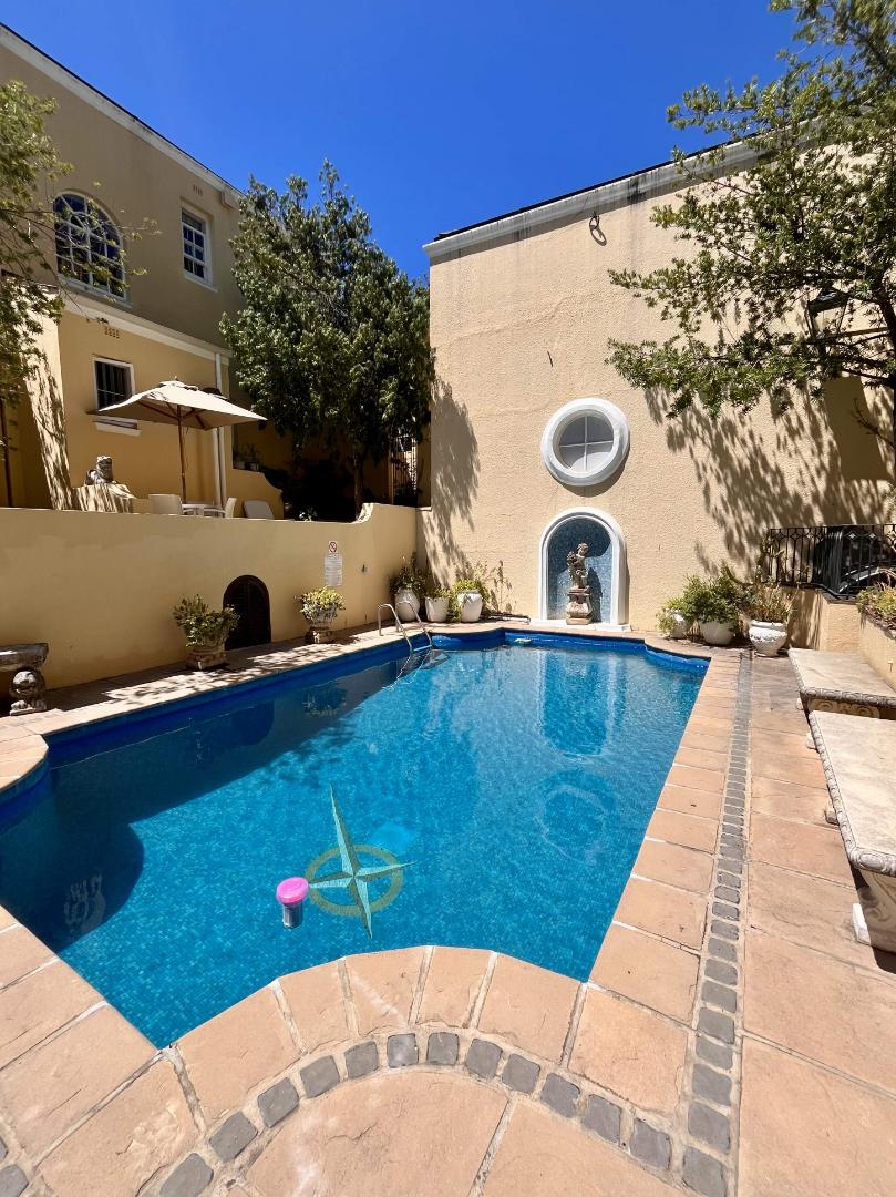 1 Bedroom Property for Sale in Green Point Western Cape